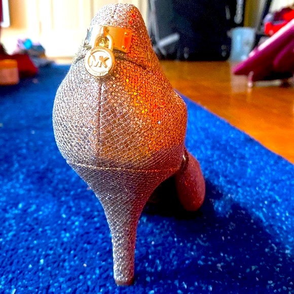 COPY - COPY - Michael Kors Hamilton Mid Silver pump - Picture 4 of 4